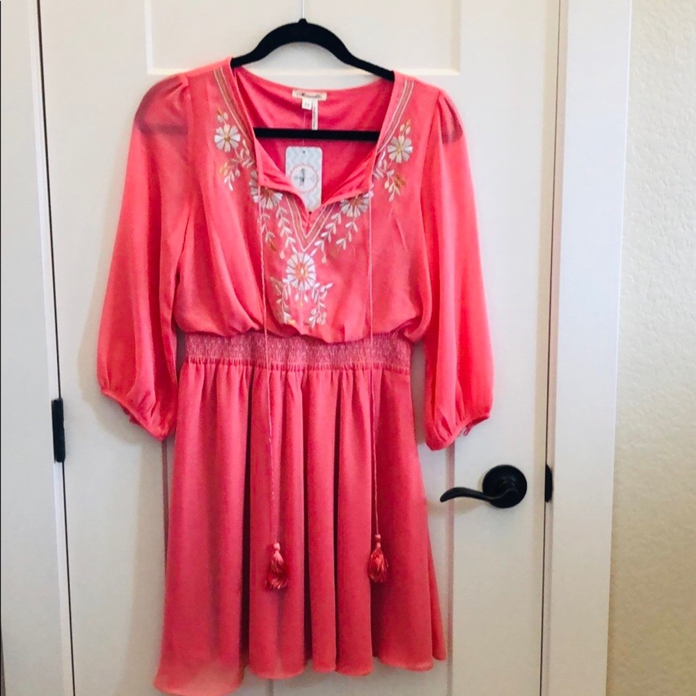 NWT Mint Julep Boutique Floral Embroidered Dress